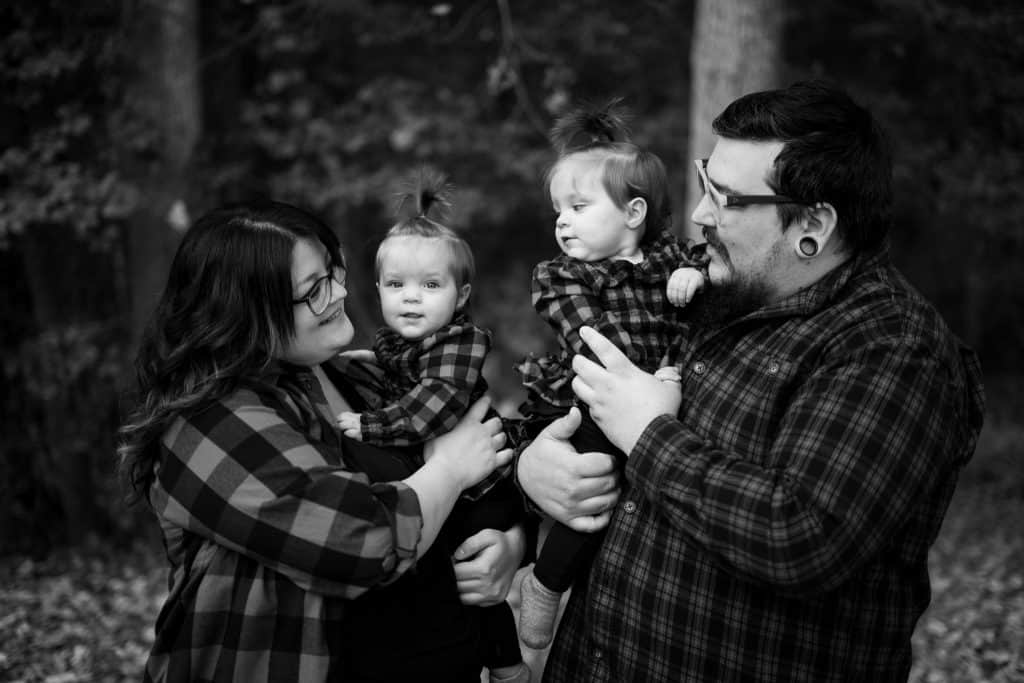 How to Choose Outfits That Coordinate for Your Family Session